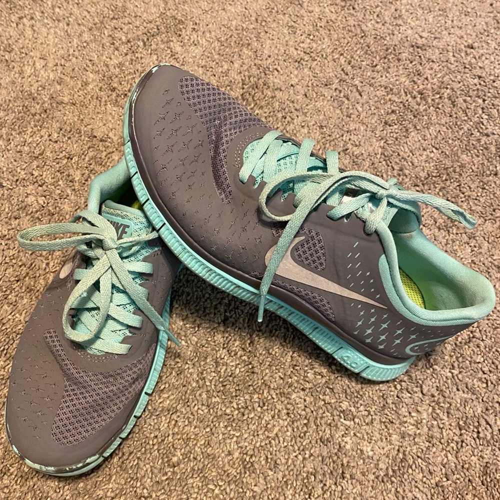 Nike tennis shoes